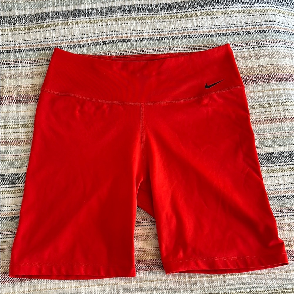 Nike women’s mid rise biker shorts
